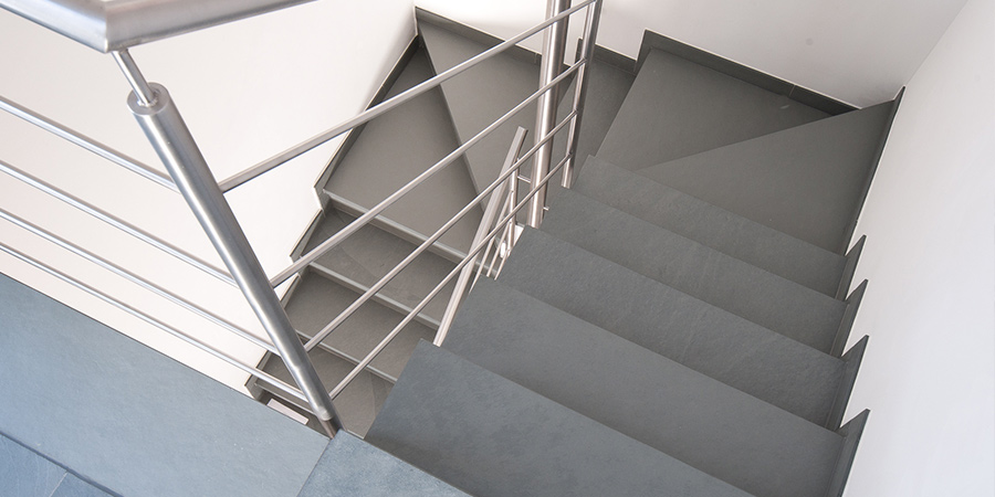 Moderne Treppengestaltung mit Fliesen: Aachen Stolberg